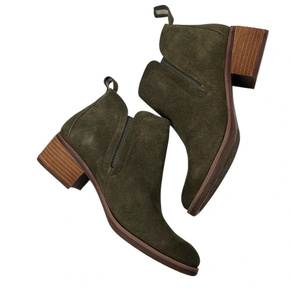 KORKS Olive Green Suede Ankle Booties Size 7 Small Flaws Cowgirl Cottagecore